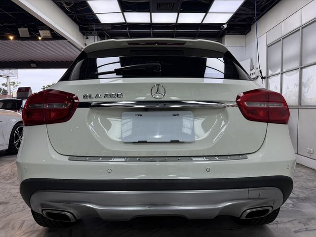 M-BENZ賓士 GLA200  第4張相片