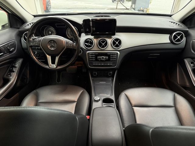 M-BENZ賓士 GLA200  第5張相片