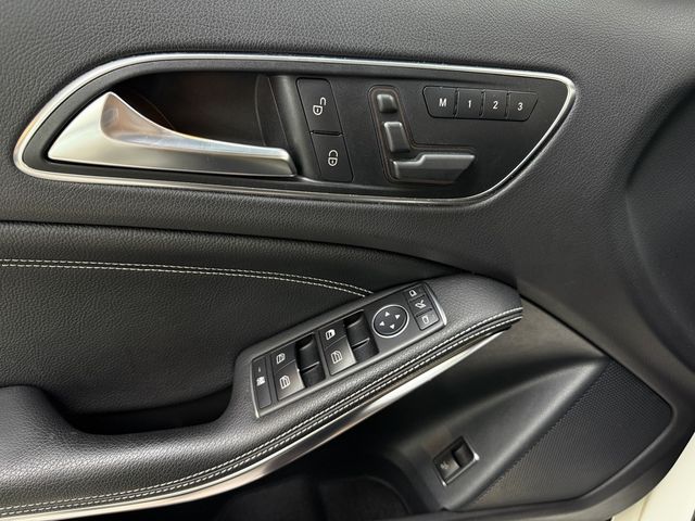 M-BENZ賓士 GLA200  第7張相片