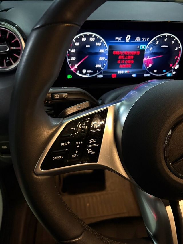 M-BENZ賓士 GLA180  第5張相片