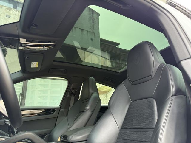 PORSCHE保時捷 CAYENNE  第8張相片