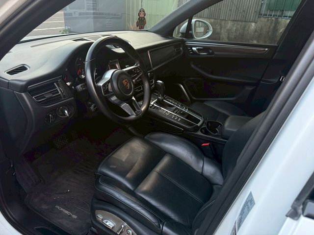 PORSCHE保時捷 MACAN  第9張相片