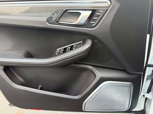 PORSCHE保時捷 MACAN  第18張相片
