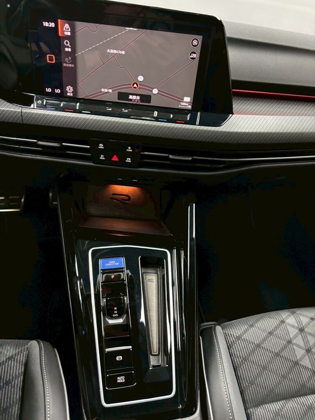 VOLKSWAGEN福斯 GOLF  第9張相片