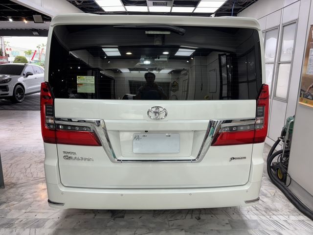 TOYOTA豐田 GRANVIA  第3張相片
