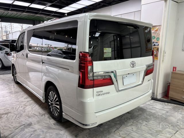 TOYOTA豐田 GRANVIA  第4張相片