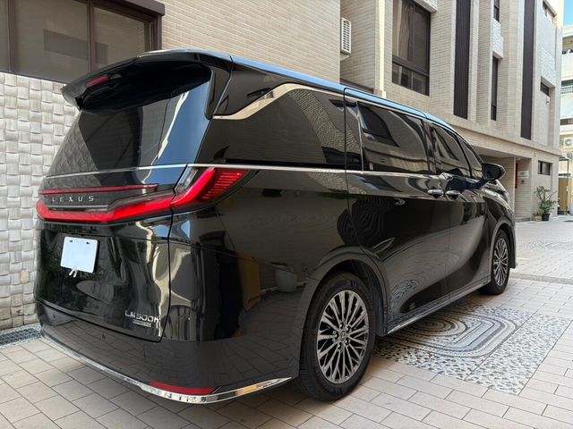 LEXUS凌志 LM500H  第2張相片