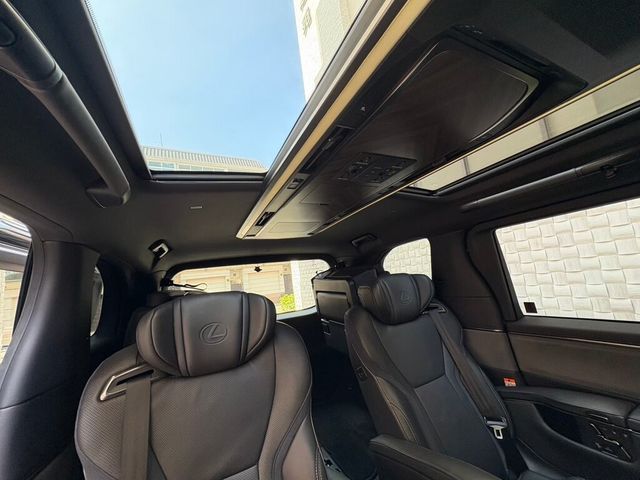 LEXUS凌志 LM500H  第10張相片