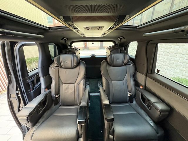 LEXUS凌志 LM500H  第12張相片