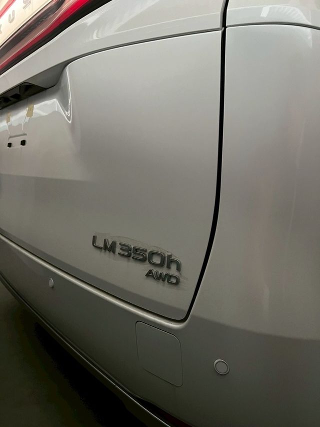 LEXUS凌志 LM350H  第8張相片