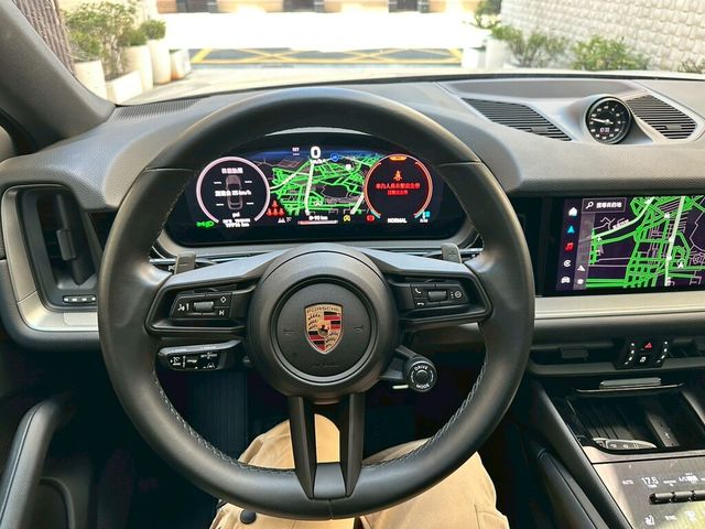PORSCHE保時捷 CAYENNE  第9張相片