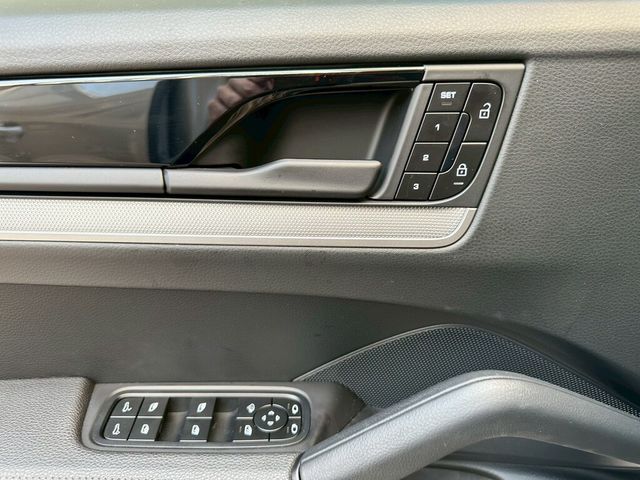 PORSCHE保時捷 CAYENNE  第15張相片