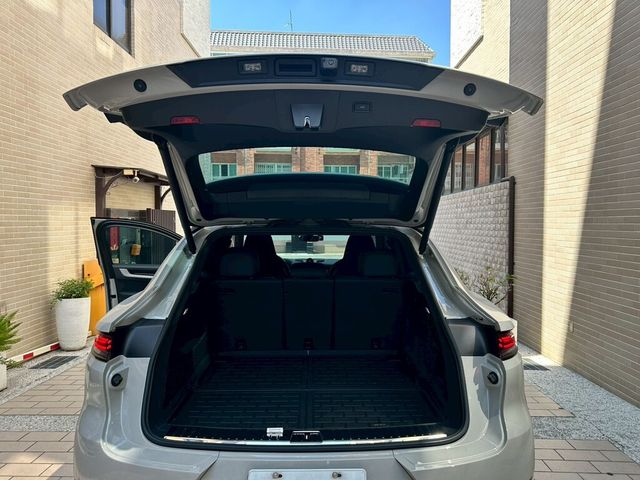 PORSCHE保時捷 CAYENNE  第16張相片