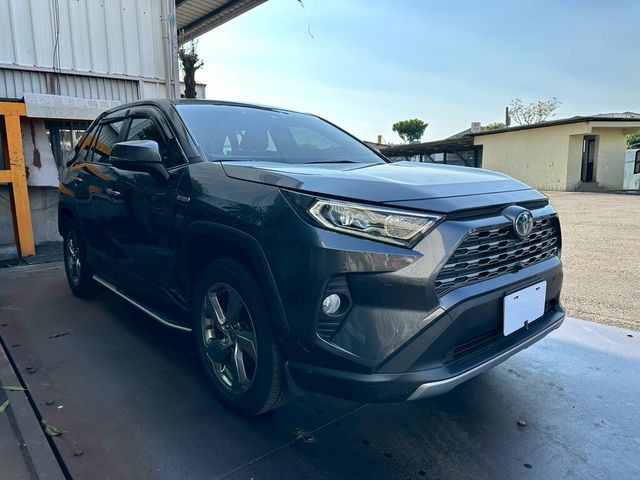 TOYOTA豐田 RAV4  第3張相片