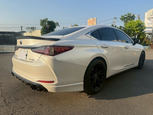 LEXUS凌志 ES200  第7張相片