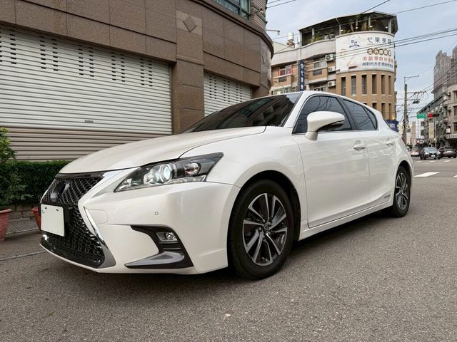 LEXUS凌志 CT200H  第1張相片