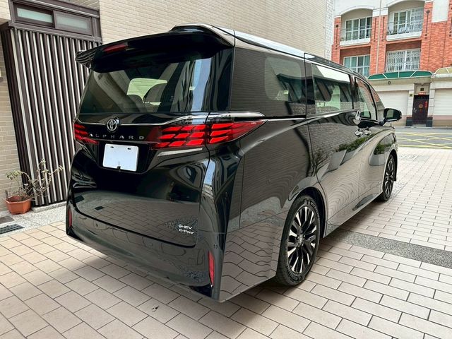 TOYOTA豐田 ALPHARD  第2張相片