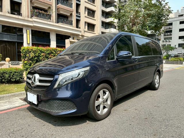 M-BENZ賓士 V220 D  第1張相片