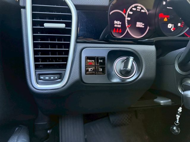 PORSCHE保時捷 CAYENNE  第12張相片