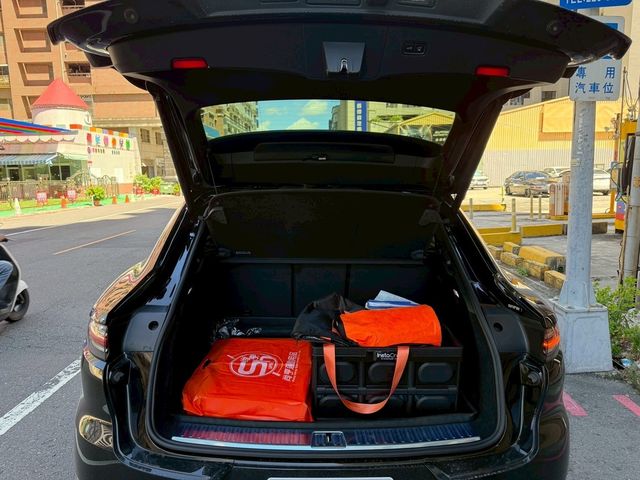 PORSCHE保時捷 CAYENNE  第16張相片
