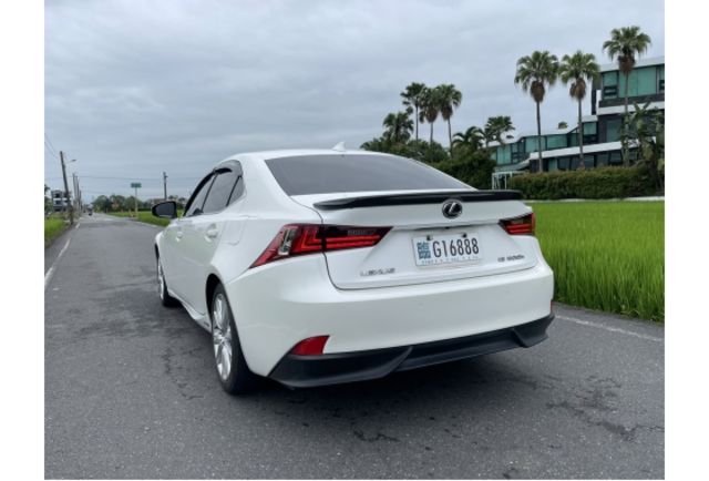 2014 LEXUS IS300H 2.5 豪華版  第3張相片