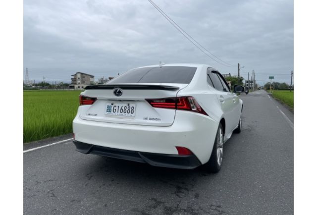 2014 LEXUS IS300H 2.5 豪華版  第4張相片