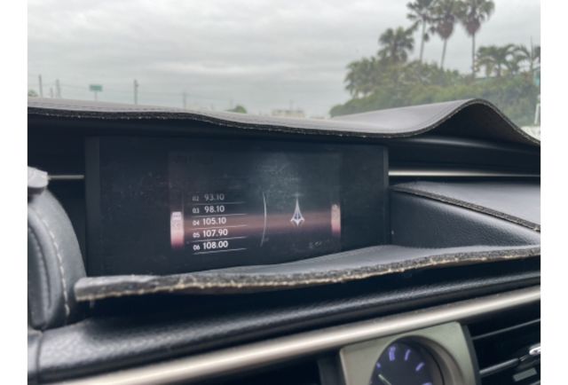 2014 LEXUS IS300H 2.5 豪華版  第12張相片