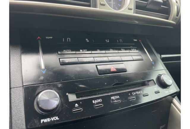 2014 LEXUS IS300H 2.5 豪華版  第13張相片