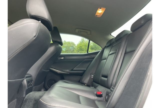 2014 LEXUS IS300H 2.5 豪華版  第15張相片