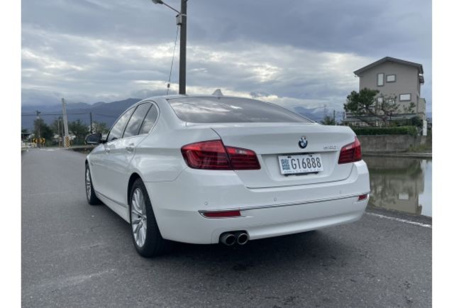 2016 BMW 528I Luxury  第3張相片