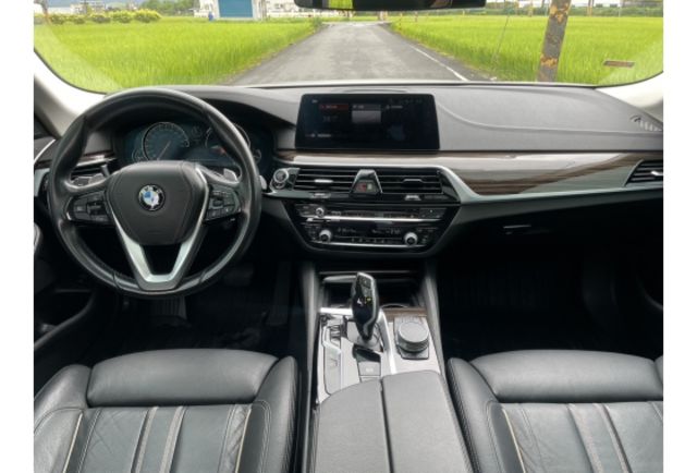 2017 BMW 530I 白金旗艦  第9張相片