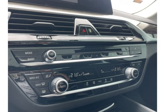 2017 BMW 530I 白金旗艦  第14張相片