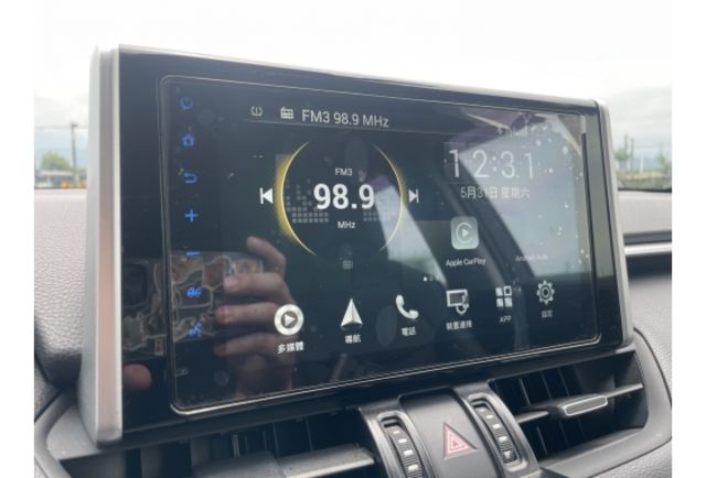 2019 RAV4 油電  第13張相片