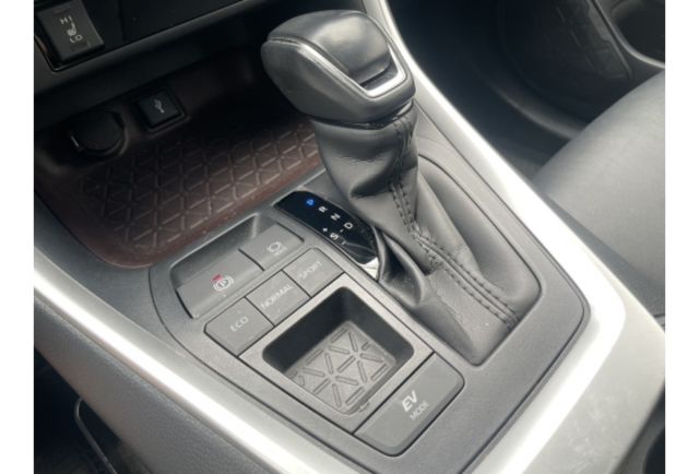 2019 RAV4 油電  第15張相片