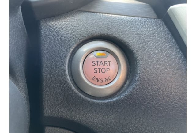 Nissan TIIDA  第9張相片