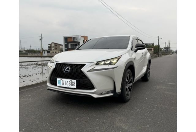 2015 NX300h F Sport版  第2張相片