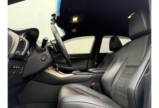 2015 NX300h F Sport版  第8張相片