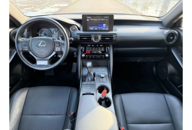 2023 LEXUS IS300H 油電版.原鈑件  第7張相片
