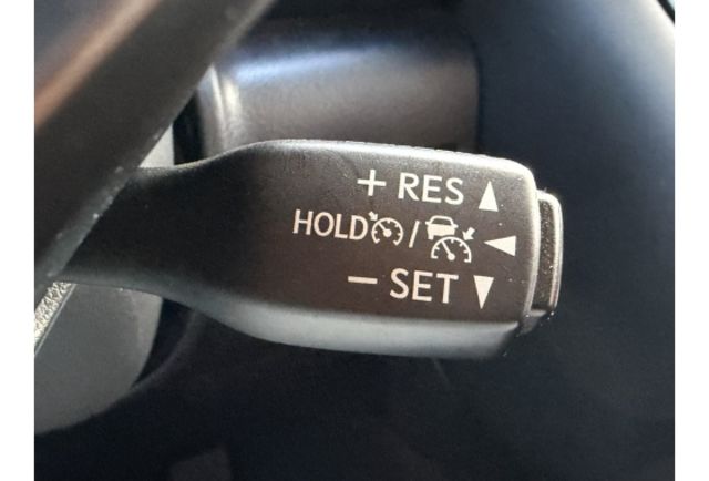 2023 LEXUS IS300H 油電版.原鈑件  第9張相片