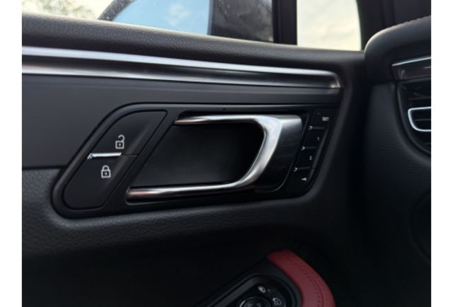 Porsche MACAN  第7張相片