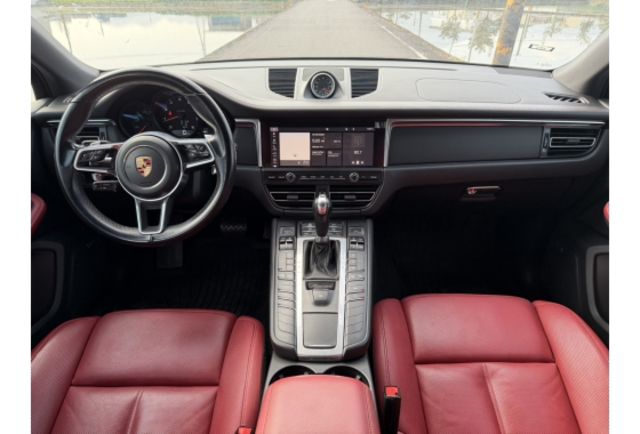 Porsche MACAN  第10張相片