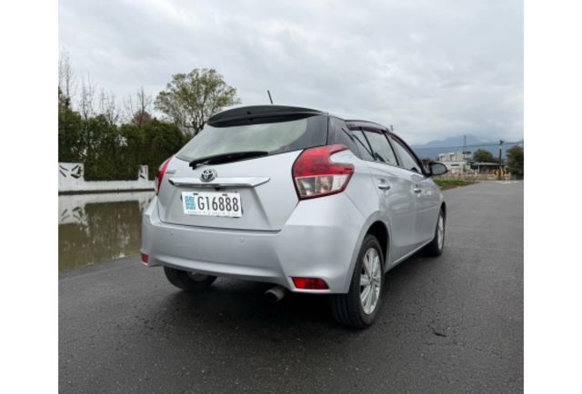 2017 YARIS 豪華+  第4張相片