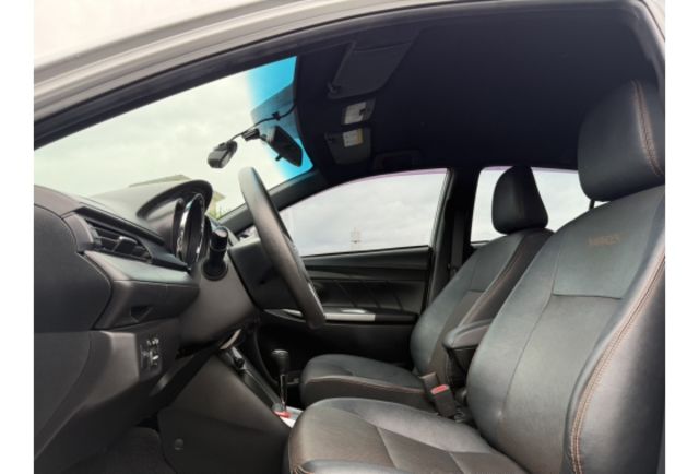 2017 YARIS 豪華+  第5張相片