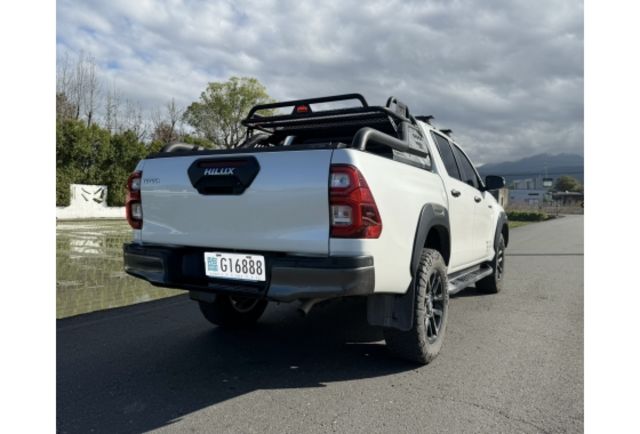 2022 HILUX 4X4  第3張相片