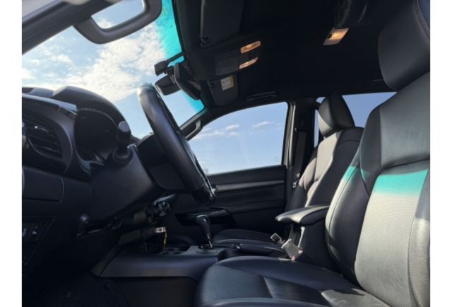 2022 HILUX 4X4  第8張相片
