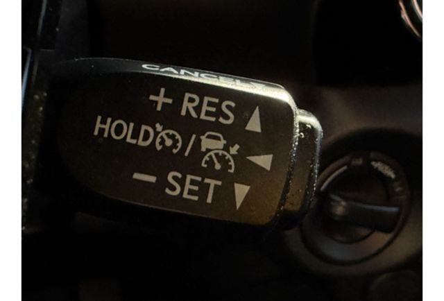 2022 HILUX 4X4  第9張相片