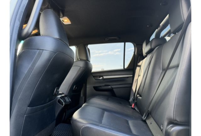 2022 HILUX 4X4  第14張相片