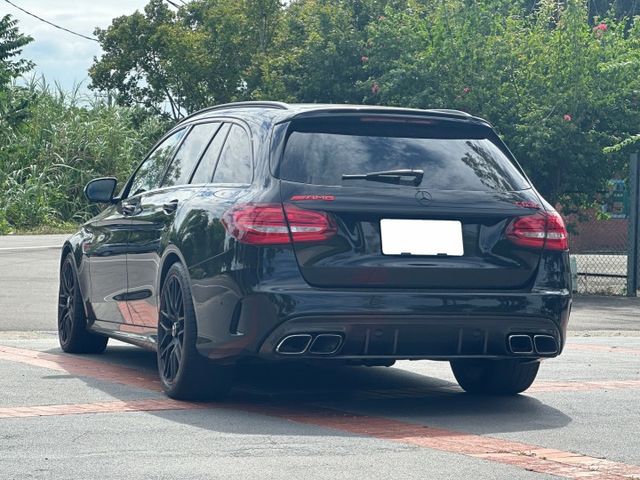 S205 C63 S ED1 跑車排氣管 跑車座椅 直通當派 E53方向盤含超轉燈  第9張相片