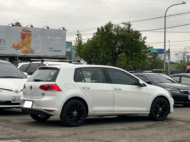 GOLF 1.2渦輪 年度稅金8千多 升級ACC全速域自動跟車  第2張相片