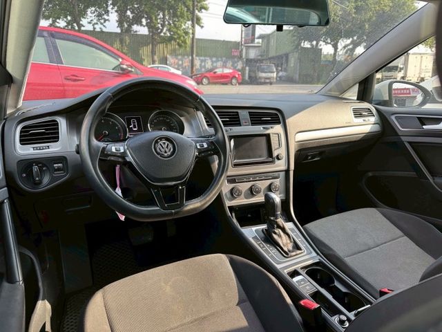 GOLF 1.2渦輪 年度稅金8千多 升級ACC全速域自動跟車  第3張相片